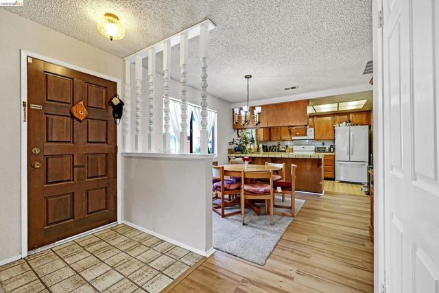 2567 El Portal Dr A, San Pablo, CA 94806