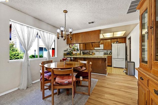 2567 El Portal Dr A, San Pablo, CA 94806