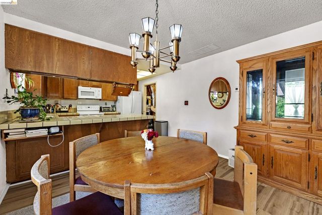 2567 El Portal Dr A, San Pablo, CA 94806