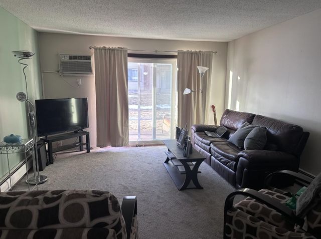 2801 Flag Avenue N 102, New Hope, MN 55427