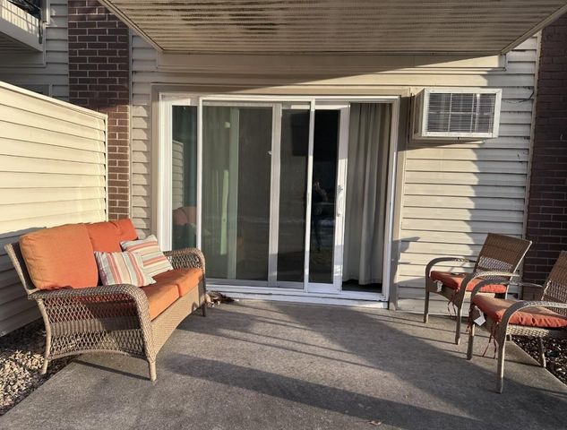 2801 Flag Avenue N 102, New Hope, MN 55427