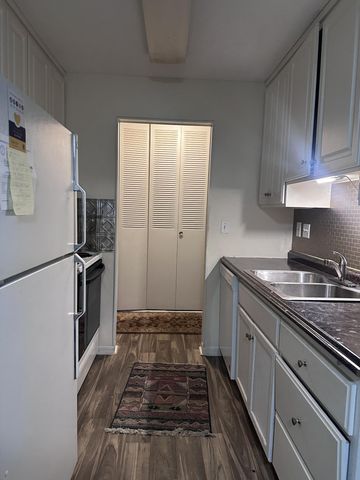 2801 Flag Avenue N 102, New Hope, MN 55427