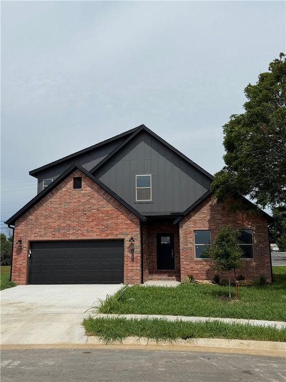 2303 Cassidy Court, Siloam Springs, AR 72761