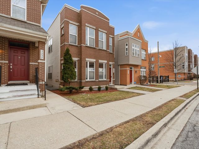 5355 W Galewood Avenue B, Chicago, IL 60639