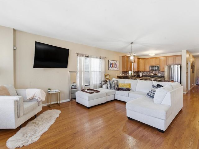 5355 W Galewood Avenue B, Chicago, IL 60639