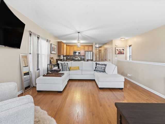 5355 W Galewood Avenue B, Chicago, IL 60639