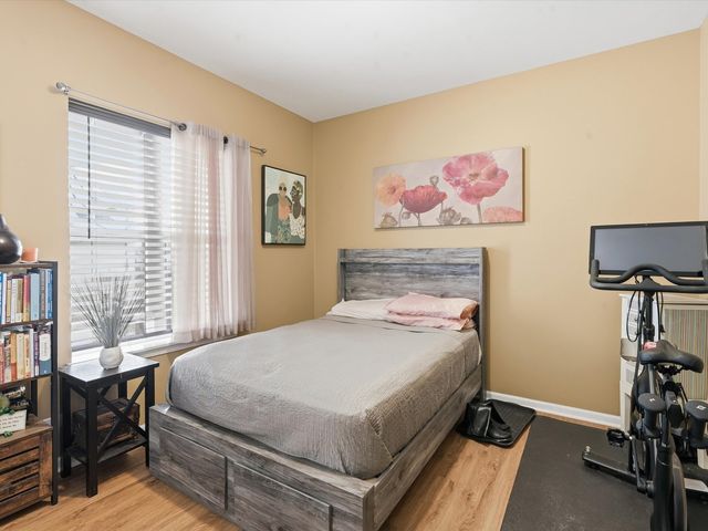 5355 W Galewood Avenue B, Chicago, IL 60639