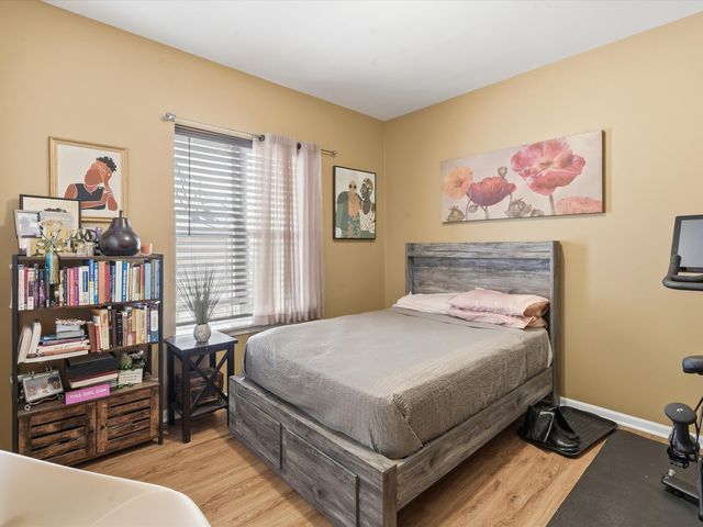 5355 W Galewood Avenue B, Chicago, IL 60639