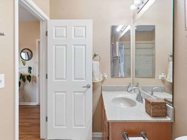 5355 W Galewood Avenue B, Chicago, IL 60639