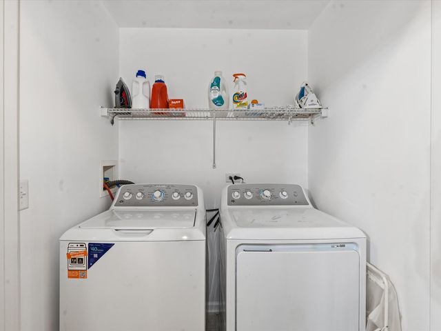 5355 W Galewood Avenue B, Chicago, IL 60639