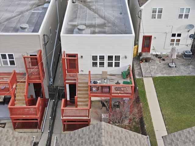 5355 W Galewood Avenue B, Chicago, IL 60639