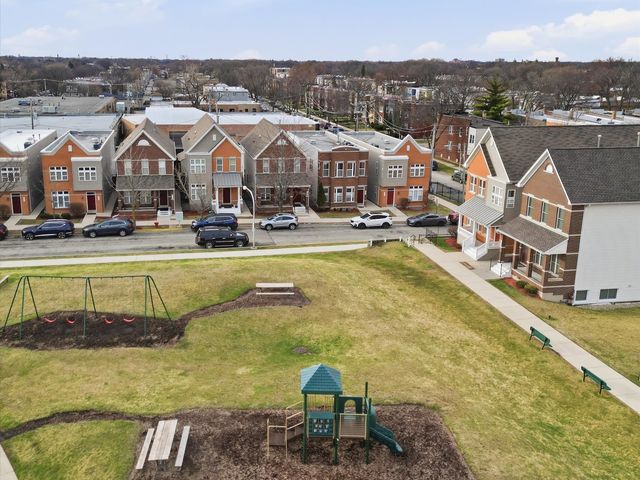 5355 W Galewood Avenue B, Chicago, IL 60639