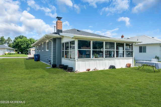 27 Anguilla Lane, Toms River, NJ 08757