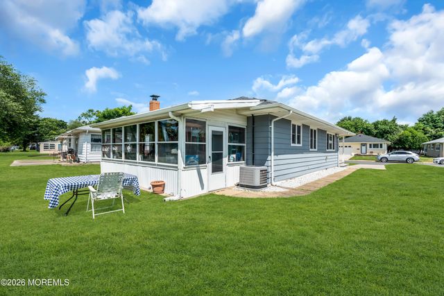 27 Anguilla Lane, Toms River, NJ 08757
