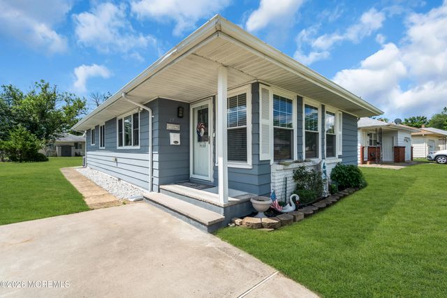 27 Anguilla Lane, Toms River, NJ 08757