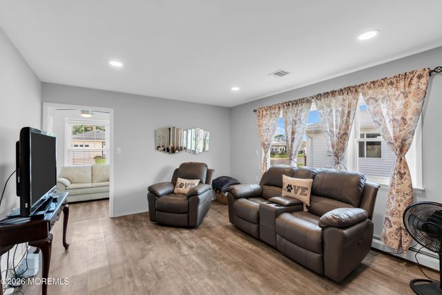 27 Anguilla Lane, Toms River, NJ 08757