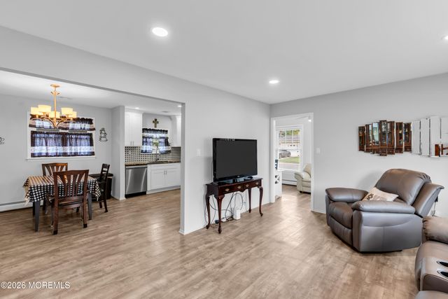 27 Anguilla Lane, Toms River, NJ 08757