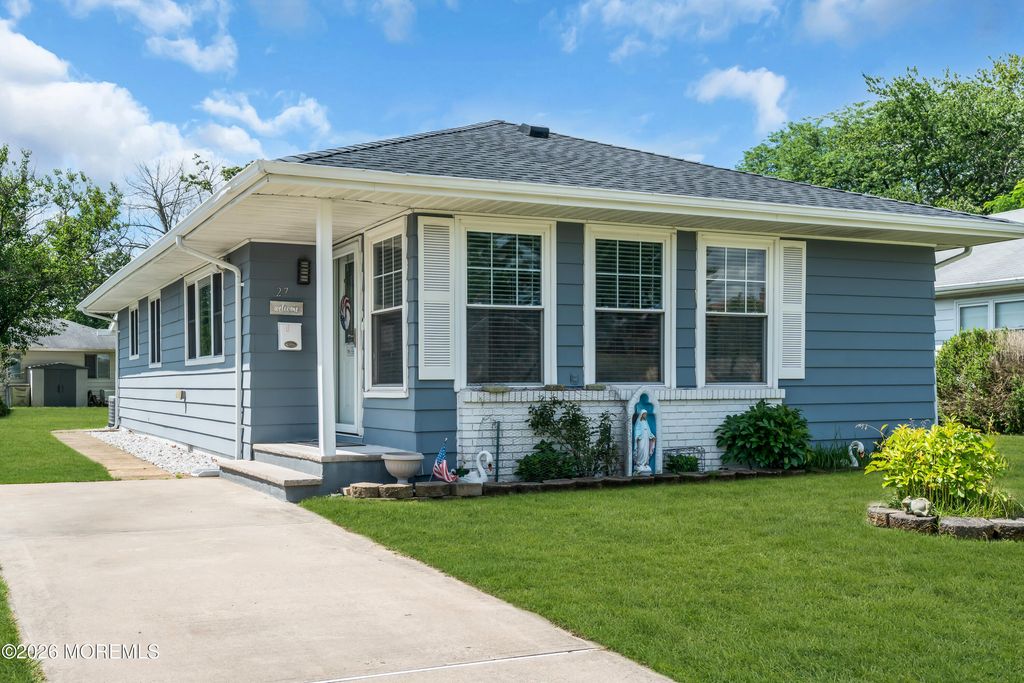 27 Anguilla Lane, Toms River, NJ 08757
