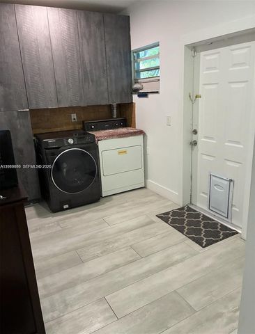 1812 Coolidge St, Hollywood, FL 33020