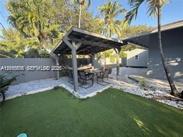 1812 Coolidge St, Hollywood, FL 33020