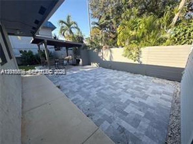 1812 Coolidge St, Hollywood, FL 33020