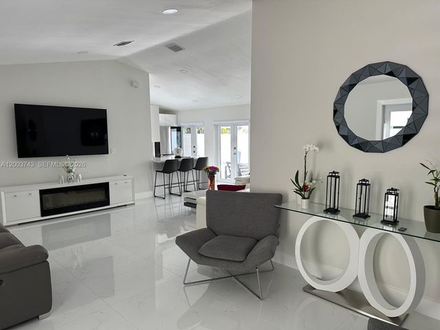 14318 SW 183rd St, Miami, FL 33177