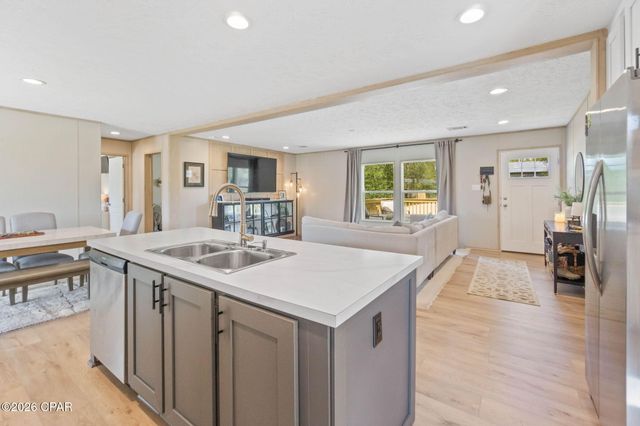 2934 Shoreline Drive, Chipley, FL 32428