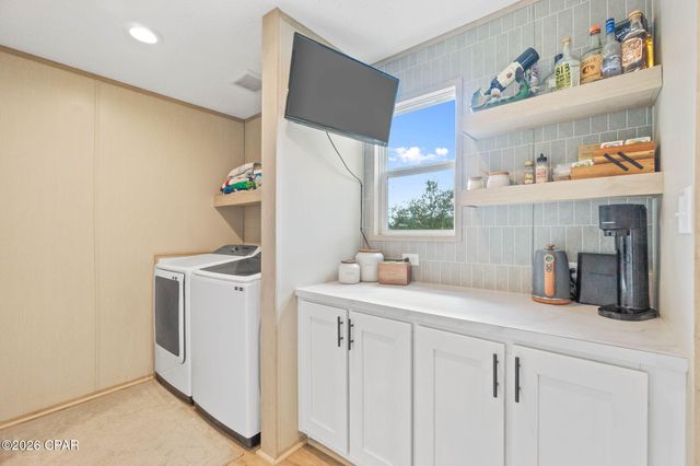 2934 Shoreline Drive, Chipley, FL 32428