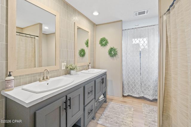 2934 Shoreline Drive, Chipley, FL 32428