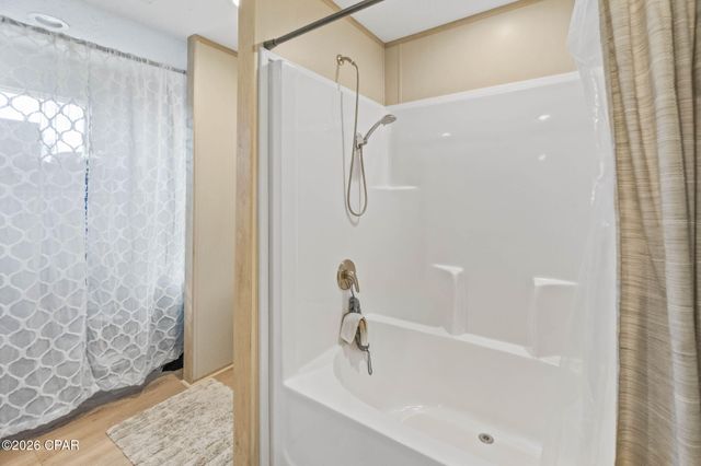 2934 Shoreline Drive, Chipley, FL 32428