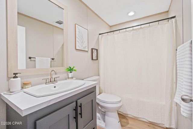 2934 Shoreline Drive, Chipley, FL 32428