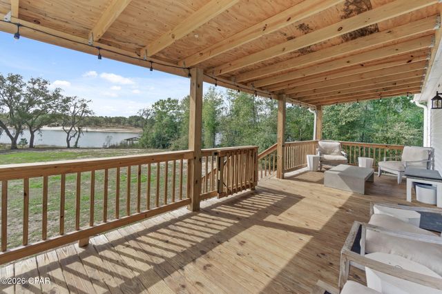 2934 Shoreline Drive, Chipley, FL 32428