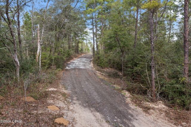 2934 Shoreline Drive, Chipley, FL 32428