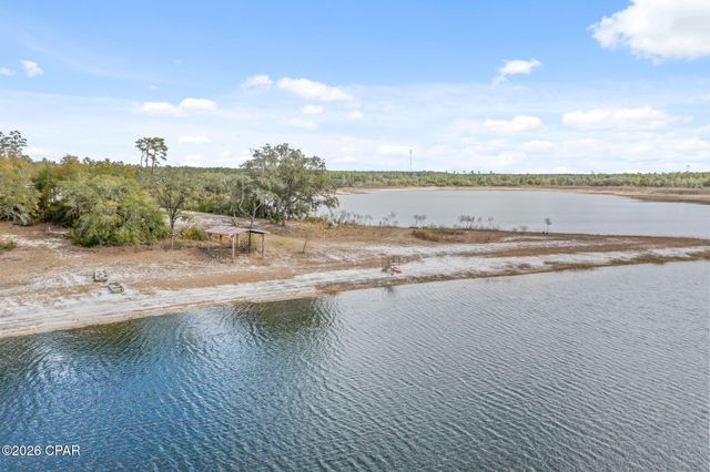 2934 Shoreline Drive, Chipley, FL 32428