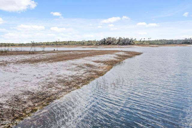 2934 Shoreline Drive, Chipley, FL 32428