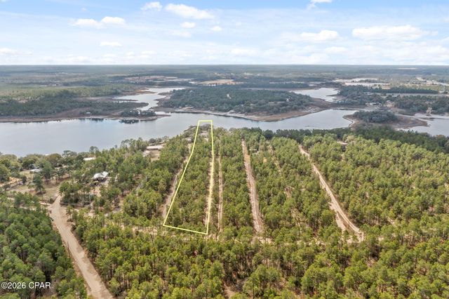 2934 Shoreline Drive, Chipley, FL 32428