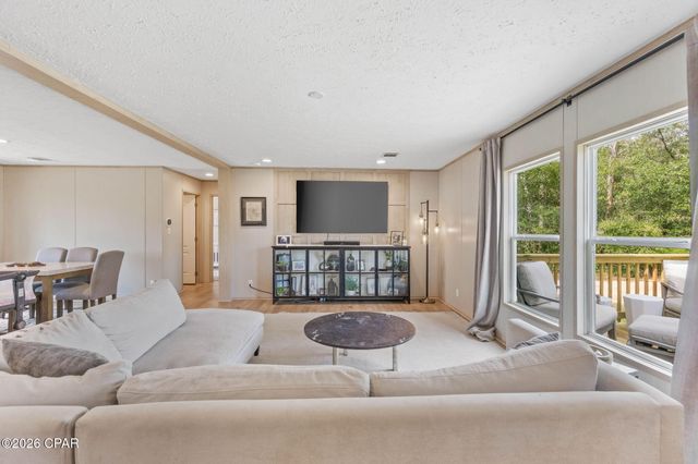 2934 Shoreline Drive, Chipley, FL 32428