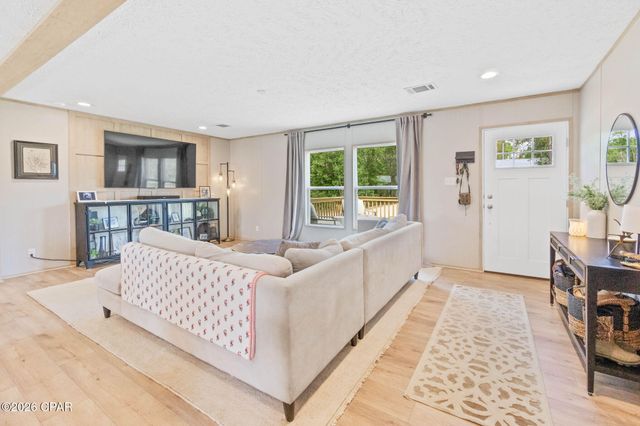 2934 Shoreline Drive, Chipley, FL 32428