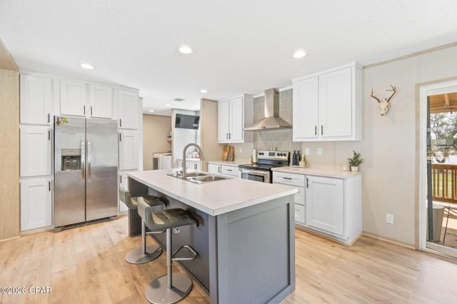 2934 Shoreline Drive, Chipley, FL 32428