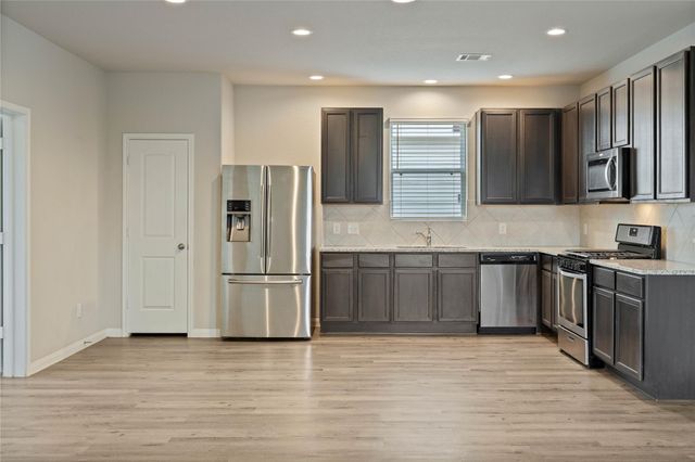 2205 Angie Kaye Drive, Conroe, TX 77301