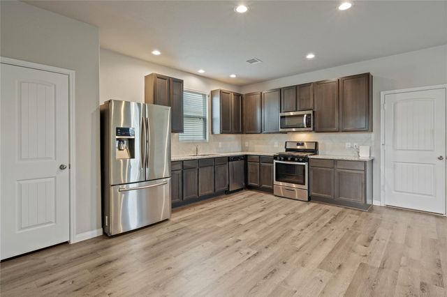 2205 Angie Kaye Drive, Conroe, TX 77301