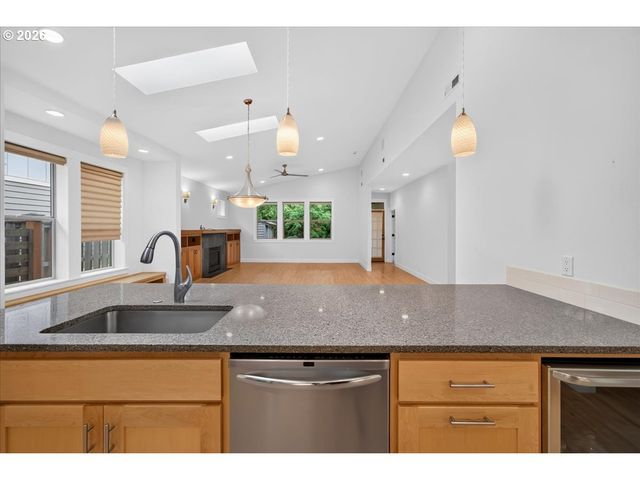 424 FOREST Pl, Forest Grove, OR 97116