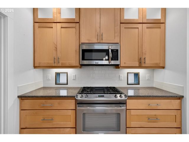 424 FOREST Pl, Forest Grove, OR 97116
