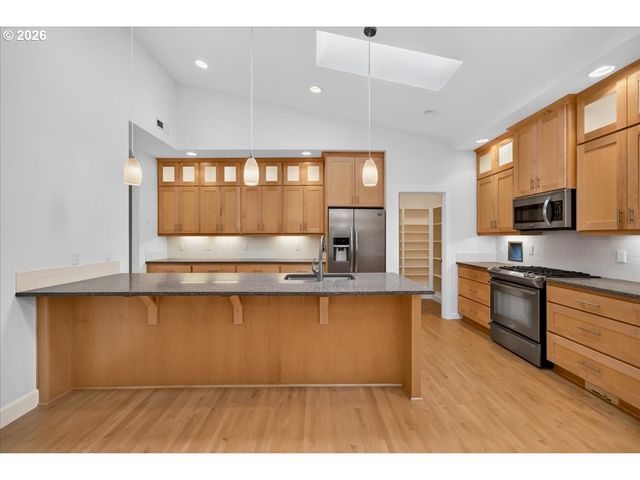 424 FOREST Pl, Forest Grove, OR 97116
