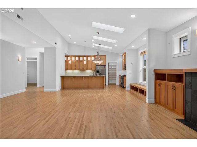 424 FOREST Pl, Forest Grove, OR 97116