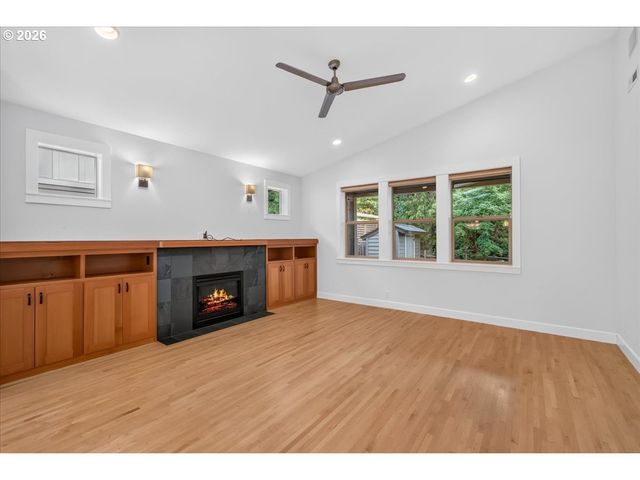 424 FOREST Pl, Forest Grove, OR 97116