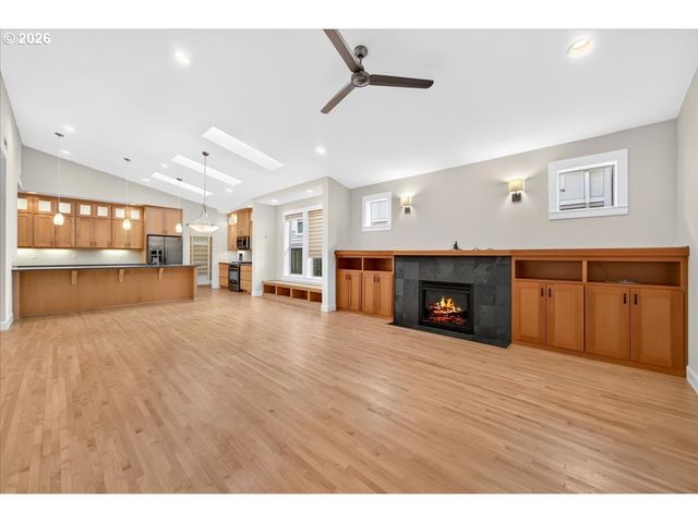 424 FOREST Pl, Forest Grove, OR 97116