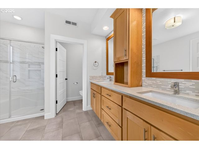 424 FOREST Pl, Forest Grove, OR 97116