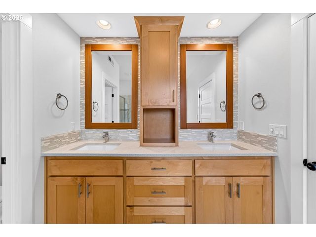 424 FOREST Pl, Forest Grove, OR 97116