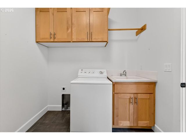 424 FOREST Pl, Forest Grove, OR 97116